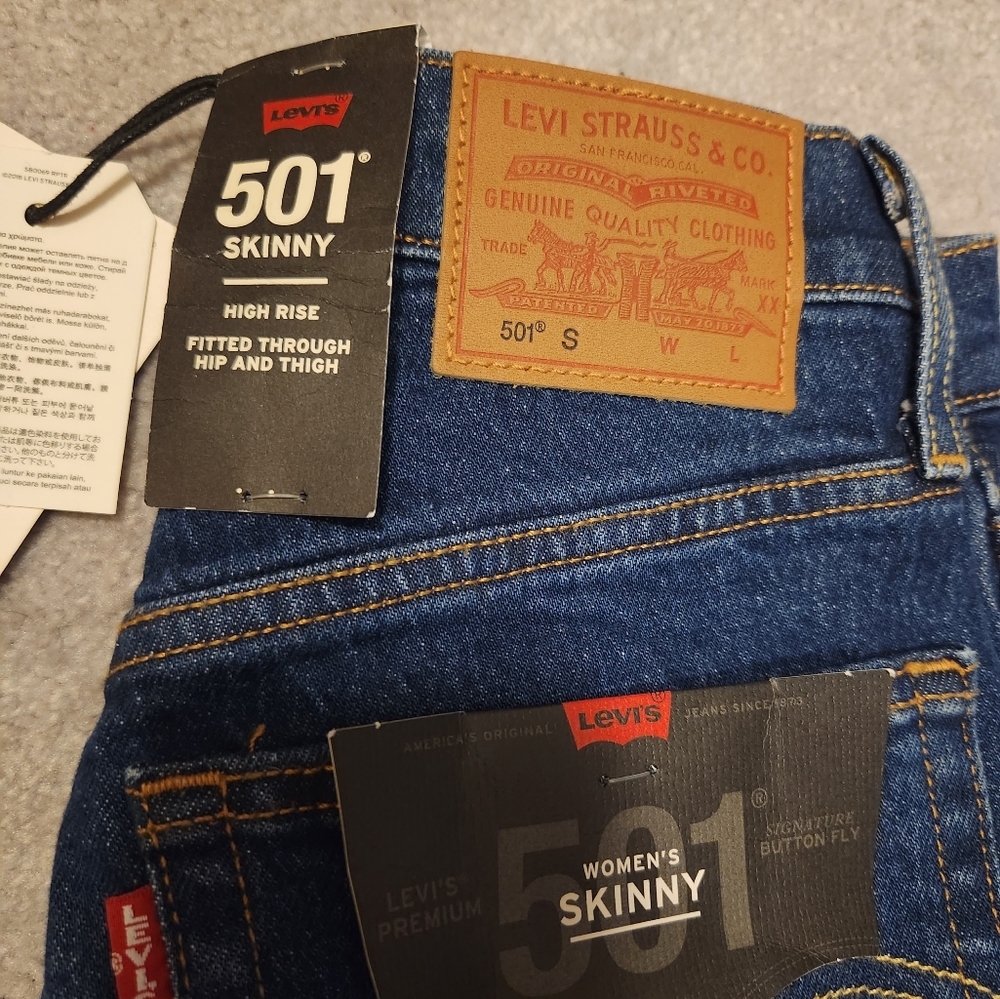 Brand New Levis Premium women 501 skinny size 24x28